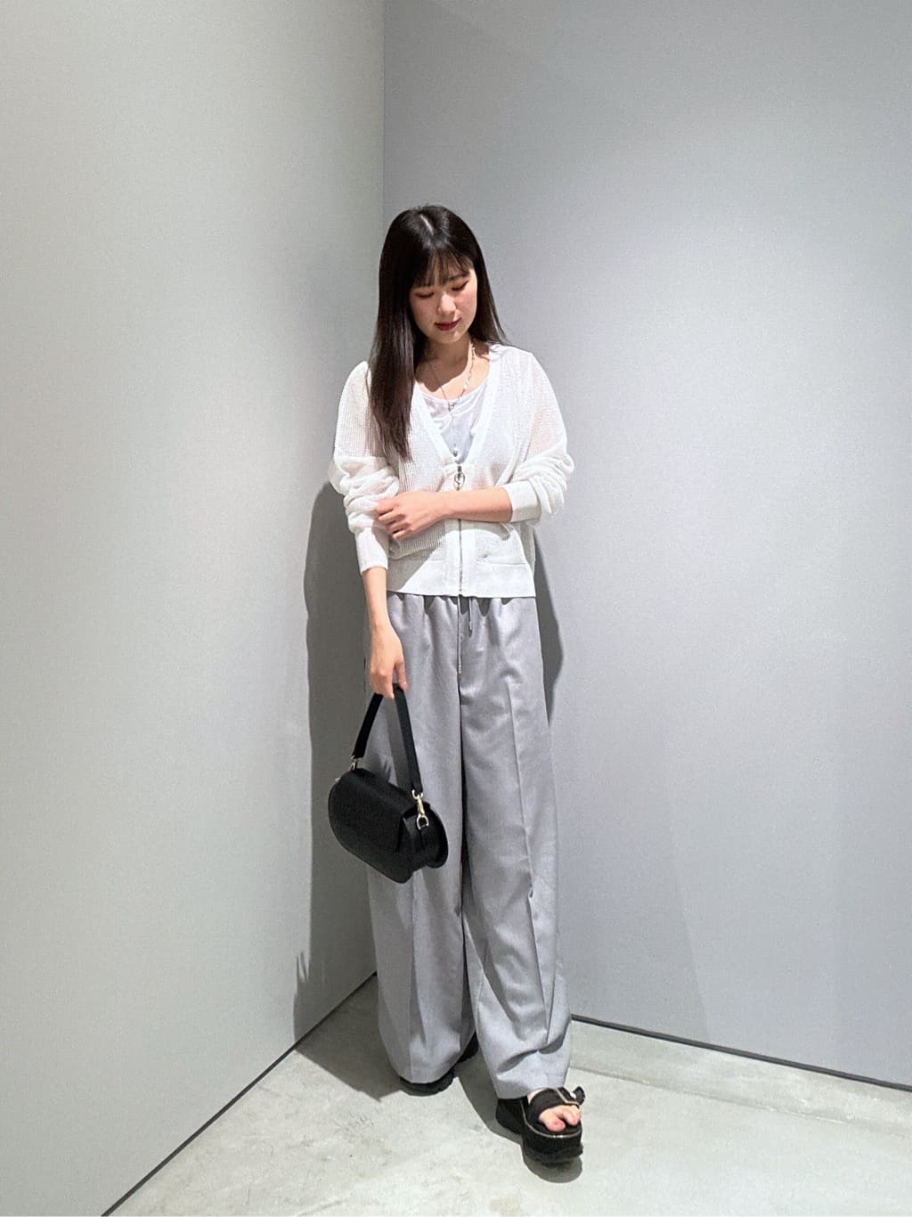 Renoさんの「INDIVI｜【セットアップ可能】サキソニーサイドラインパンツ」を使ったコーディネート