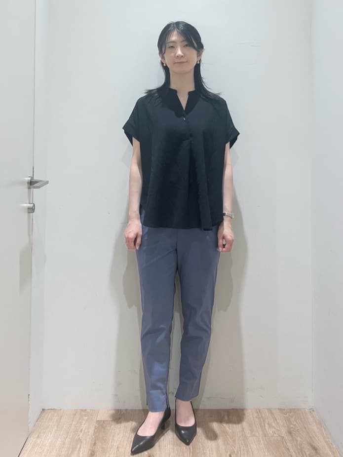 momokoさんの「OPAQUE.CLIP｜《7色展開／SS-LLサイズ》ストレッチスキッパーブラウス／セットアップ対応【洗濯機洗い可／防シワ】」を使ったコーディネート