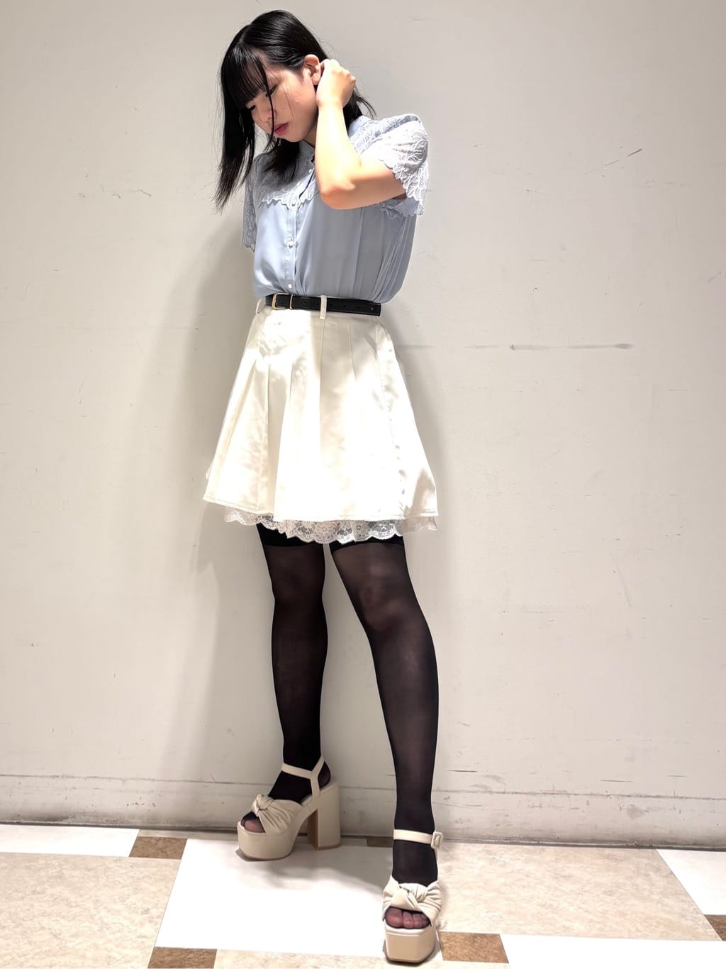 夜桜さんの「ESPERANZA｜【ラク盛り／サンダル】リピーター続出／脚長美脚　ツイストリボンサンダル」を使ったコーディネート