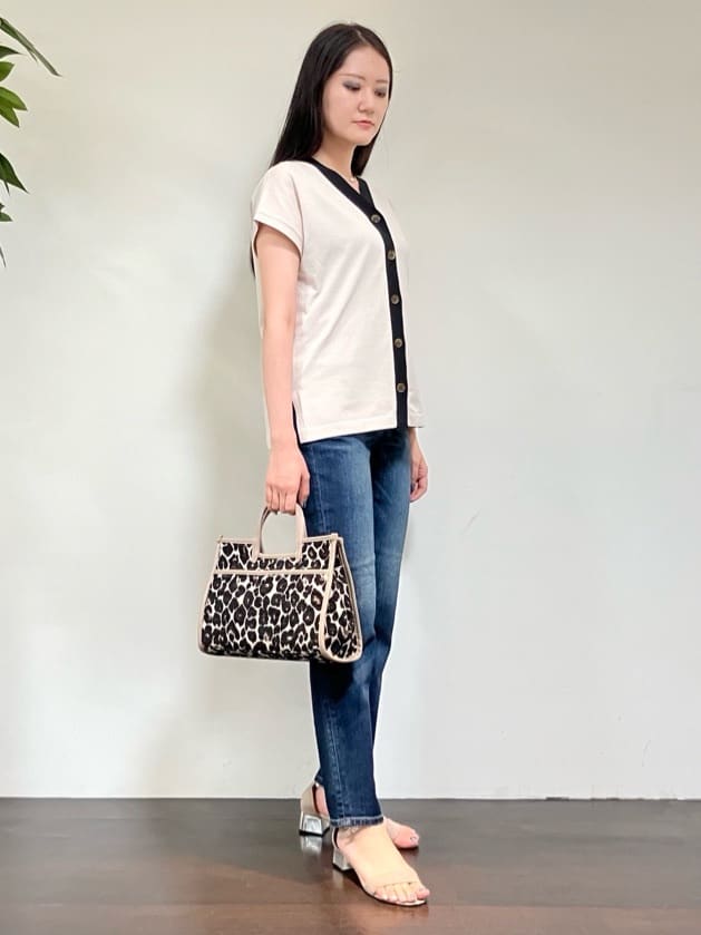 カレンさんの「UNTITLED｜【Healthy DENIM&times;UNTITLED】別注 R Mrytle（リマートル）テーパードデニム」を使ったコーディネート