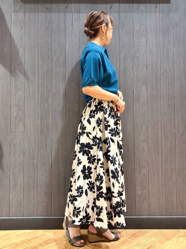 meiさんの「SHOO･LA･RUE｜【S-LL/洗える】大人の抜け感 スキッパーニット」を使ったコーディネート