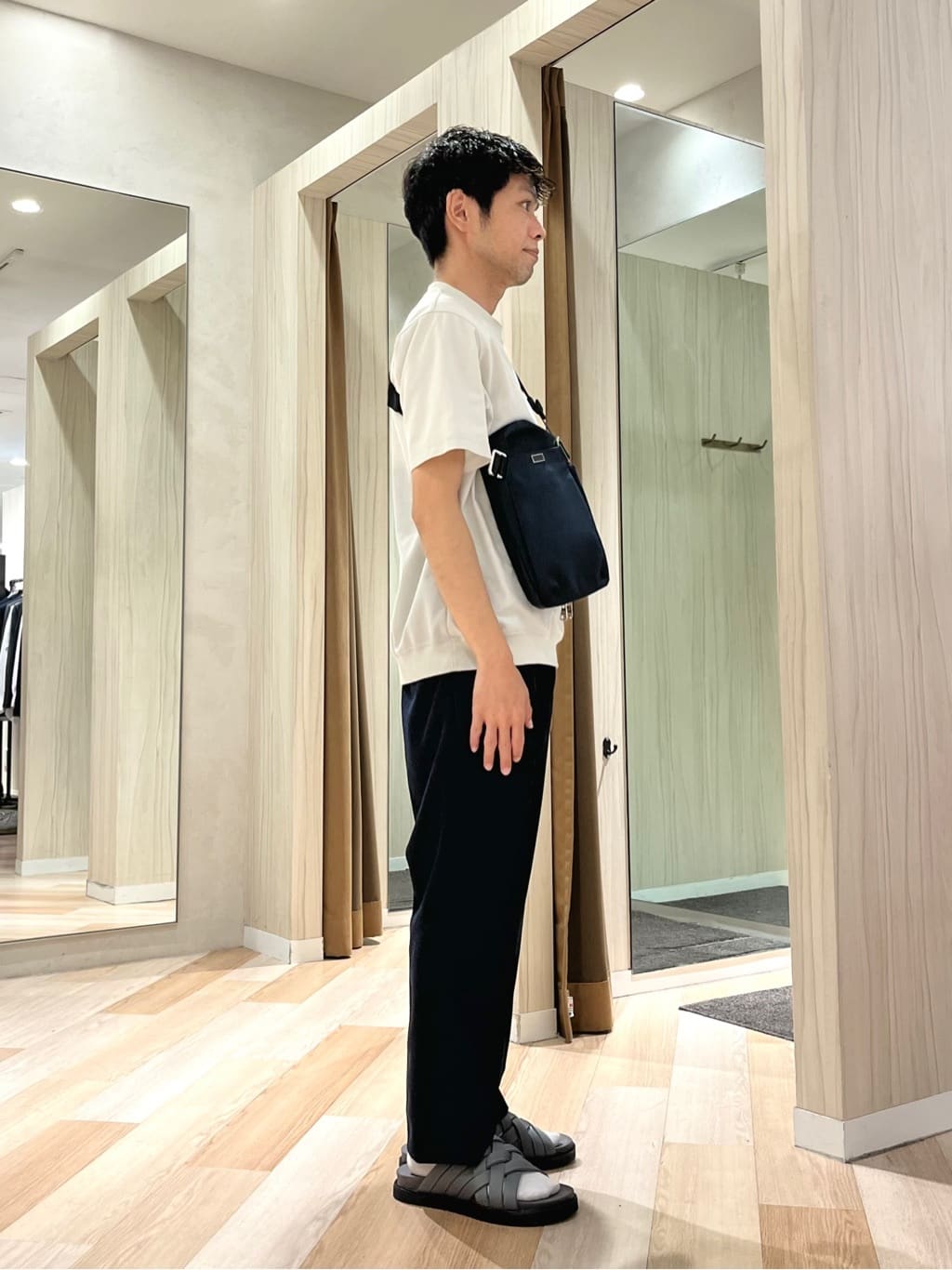 URAさんの「TAKEO KIKUCHI｜【抗菌防臭／5サイズ展開】ハイゲージポンチ Tシャツ」を使ったコーディネート