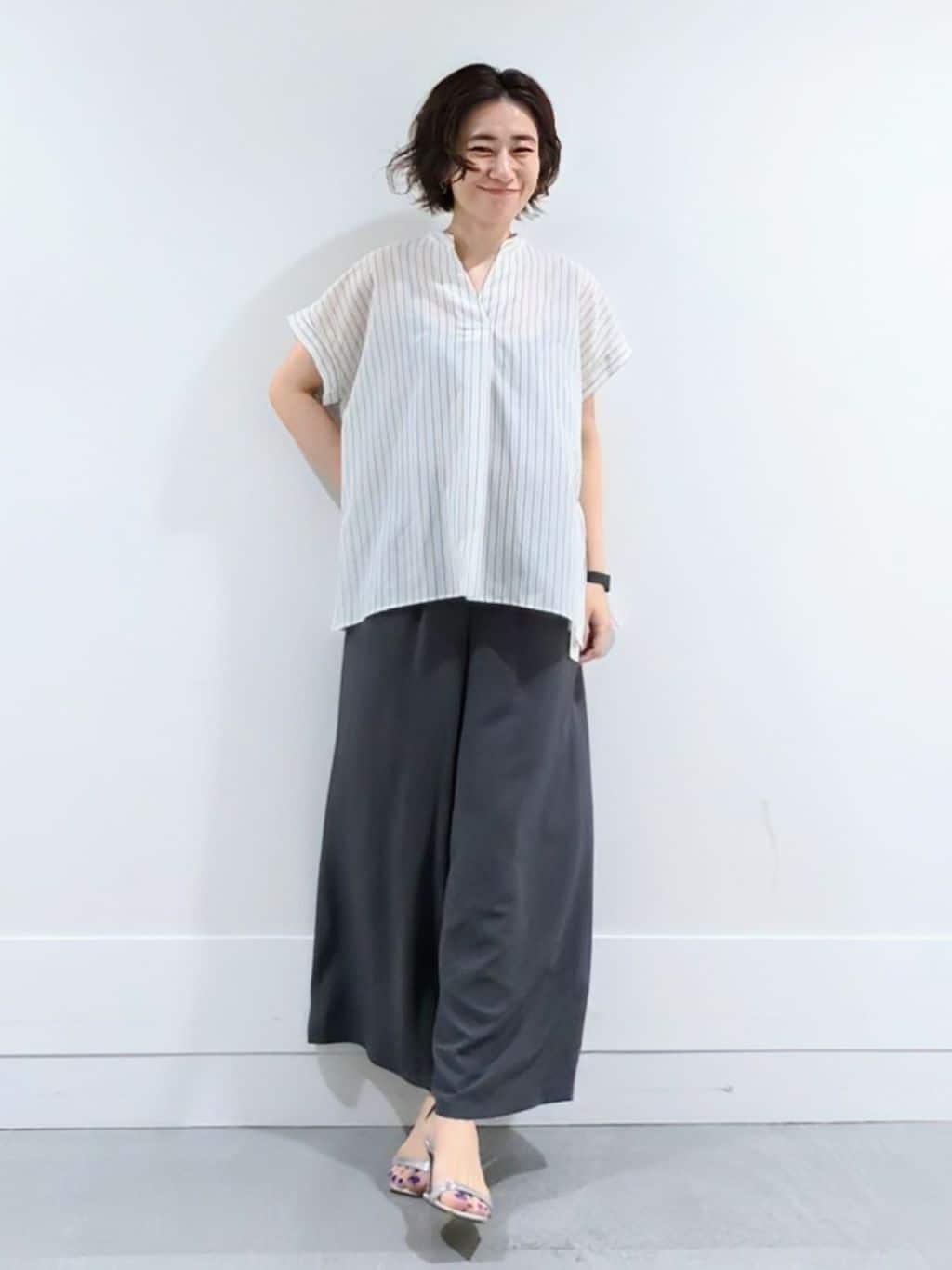 ミズタさんの「UNTITLED｜【洗える/スキッパー】フレンチスリーブシアーブラウス」を使ったコーディネート