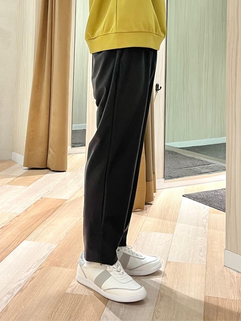 URAさんの「TAKEO KIKUCHI｜【COOL CITY WEAR】エアートール パンツ /接触冷感・通気性」を使ったコーディネート