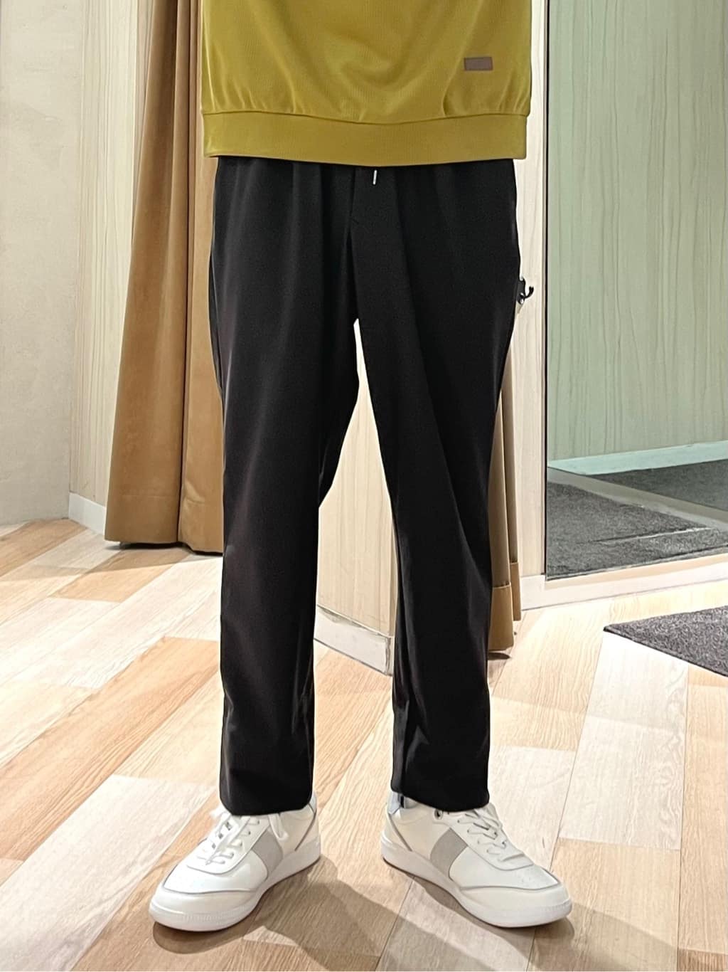 URAさんの「TAKEO KIKUCHI｜【COOL CITY WEAR】エアートール パンツ /接触冷感・通気性」を使ったコーディネート