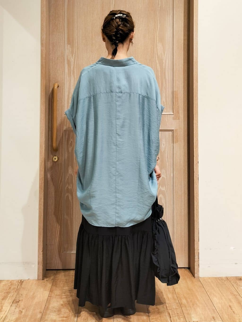 YUKIさんの「SHOO･LA･RUE｜【ひんやり】すっきりきれいに体型カバー コクーンシルエットワンピース」を使ったコーディネート