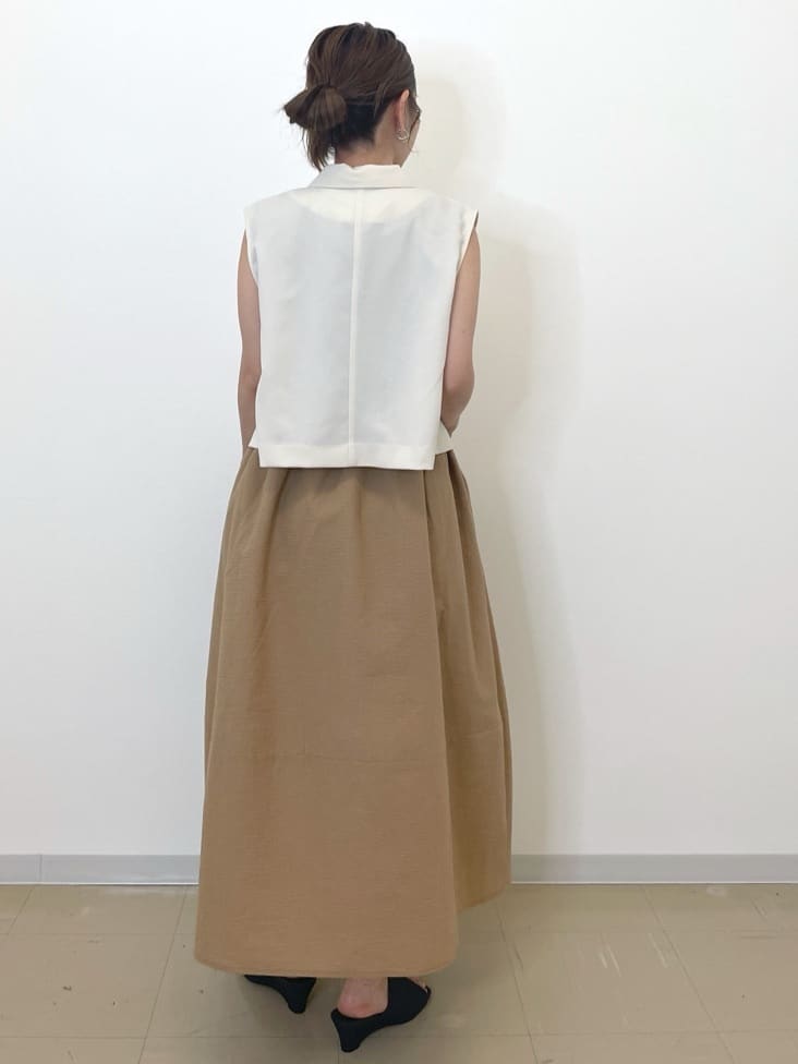 Akiさんの「OPAQUE.CLIP｜ショートテーラードジレ【接触冷感／洗濯機洗い可】」を使ったコーディネート