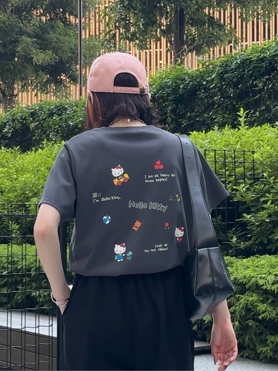 𝐜𝐡𝐢𝐤𝐚さんの「SHOO･LA･RUE｜【HELLO KITTYコラボ】【SHOO ICE／汗染み軽減／UVカット】コンパクトTシャツ」を使ったコーディネート