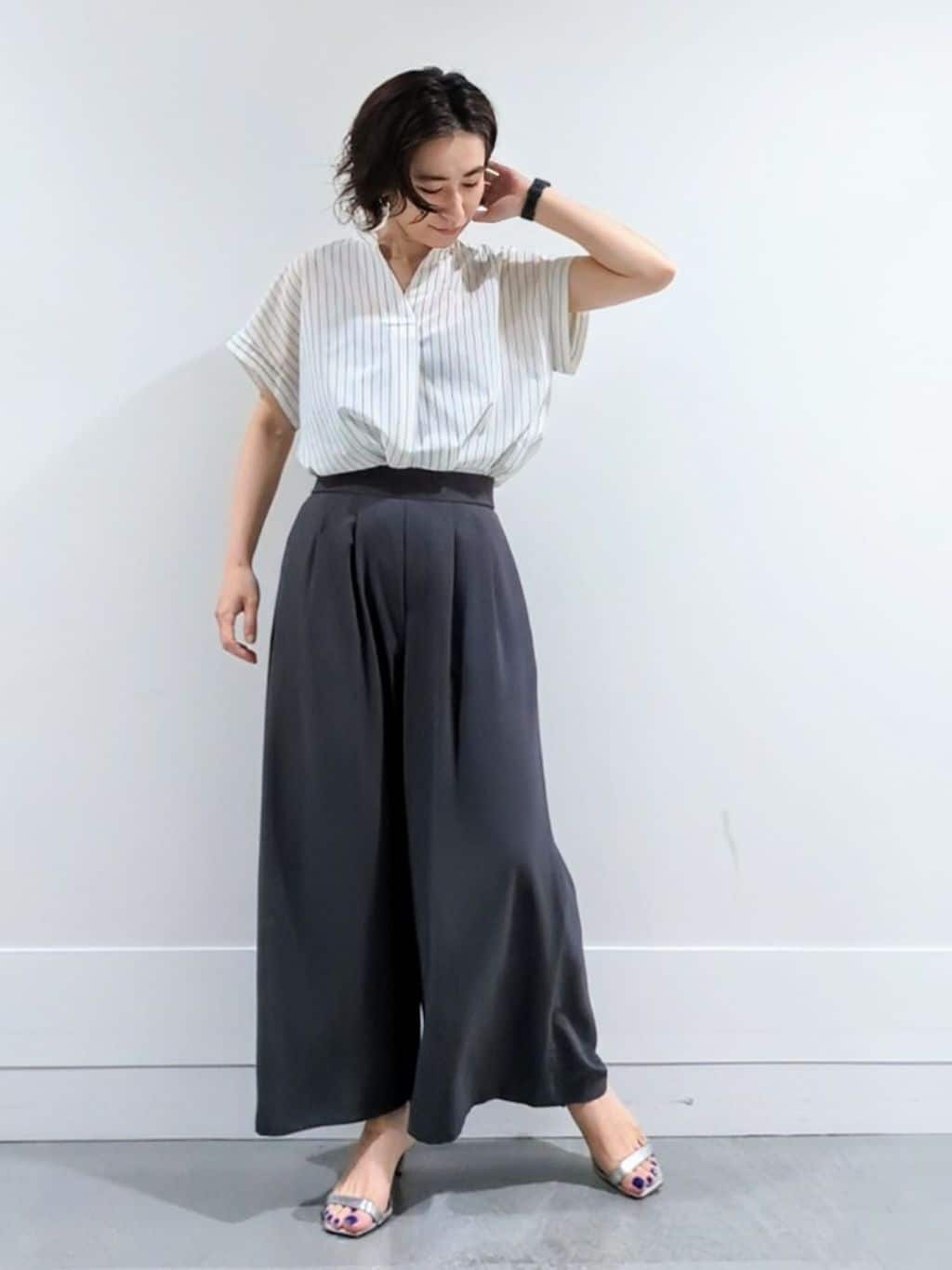 ミズタさんの「UNTITLED｜【洗える/スキッパー】フレンチスリーブシアーブラウス」を使ったコーディネート