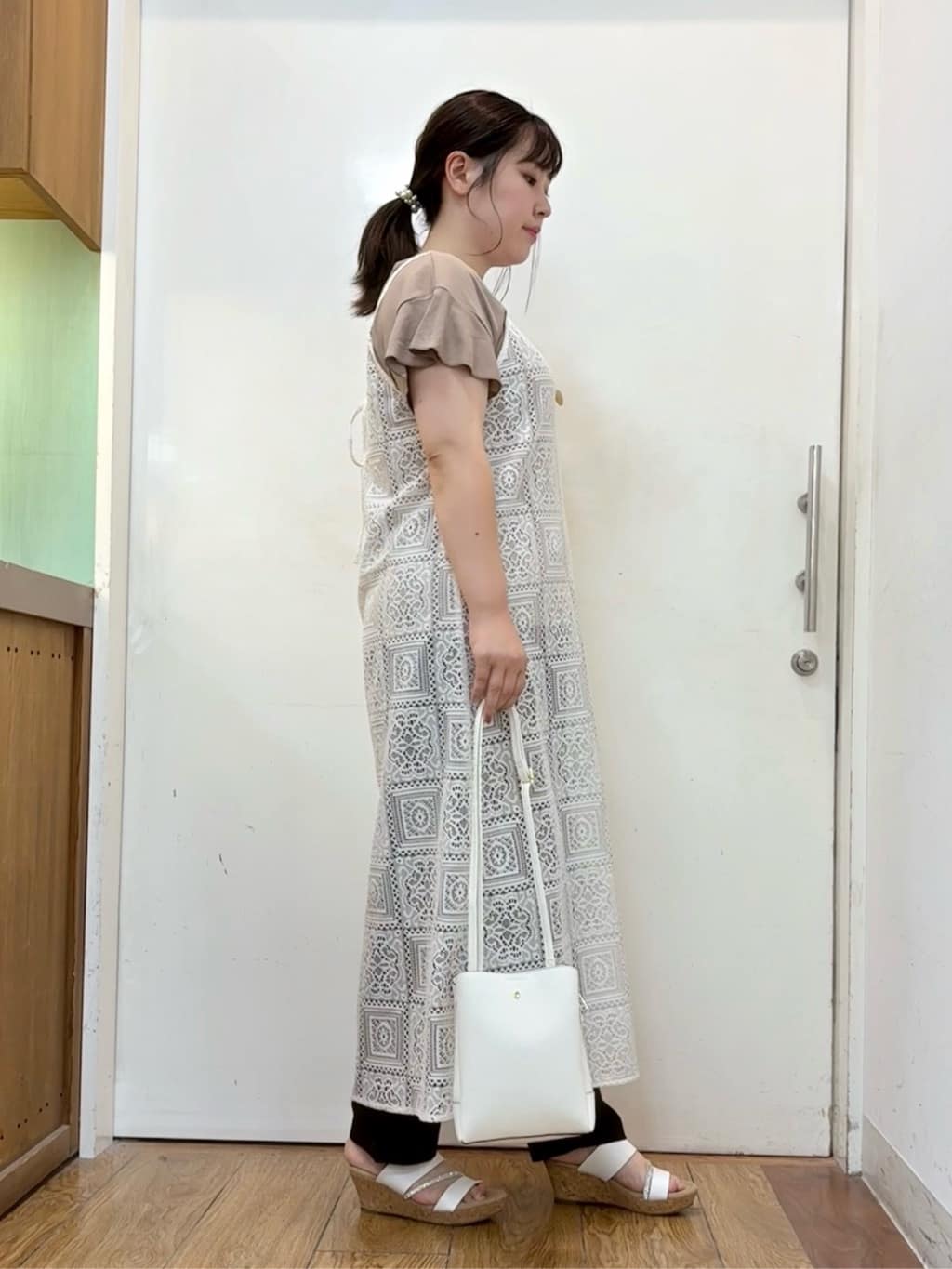 だいわさんの「SHOO･LA･RUE｜【汗ジミ防止/ひんやり/UV】フリルスリーブTシャツ」を使ったコーディネート