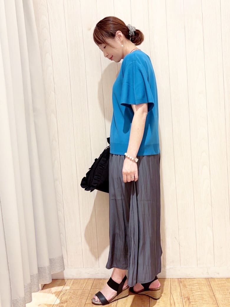 あいこさんの「SHOO･LA･RUE｜【S-LL】二の腕はカバーして魅せる フレアスリーブニット」を使ったコーディネート