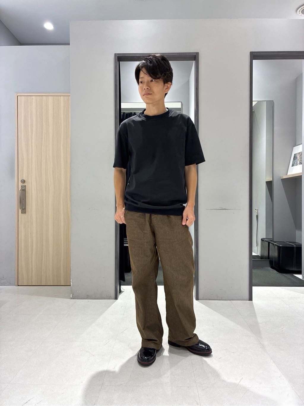 わいずみさんの「TAKEO KIKUCHI｜【抗菌防臭／5サイズ展開】ハイゲージポンチ Tシャツ」を使ったコーディネート