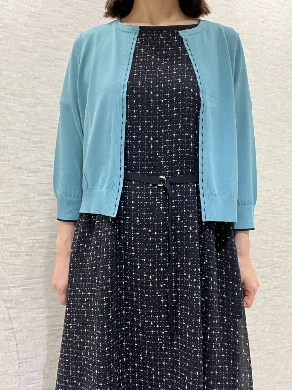 marikoさんの「Reflect｜【WEB先行カラーあり／マシンウォッシュ可／ナローベルト付き】オフボディツイードチェックワンピース」を使ったコーディネート
