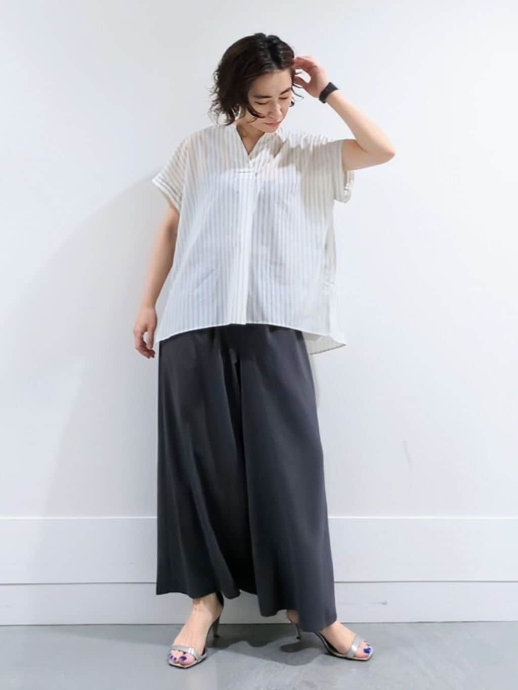 ミズタさんの「UNTITLED｜【洗える/スキッパー】フレンチスリーブシアーブラウス」を使ったコーディネート