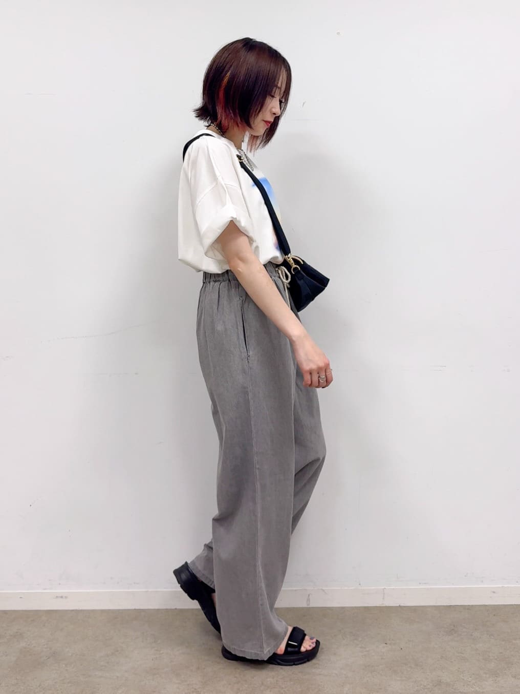 𝐜𝐡𝐢𝐤𝐚さんの「SHOO･LA･RUE｜【ひんやり/汗ジミ軽減/UVカット】プリントアソート BIG Tシャツ」を使ったコーディネート