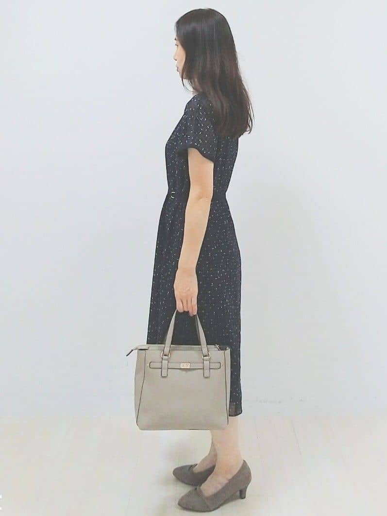 SANAさんの「Reflect｜【WEB先行カラーあり／マシンウォッシュ可／ナローベルト付き】オフボディツイードチェックワンピース」を使ったコーディネート