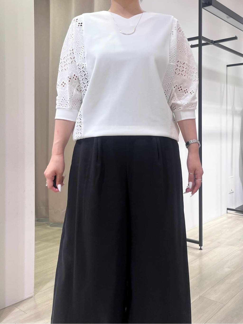 hasuさんの「INDIVI｜【洗える／清涼感◎】ワイドフレアパンツ／スカーチョ」を使ったコーディネート