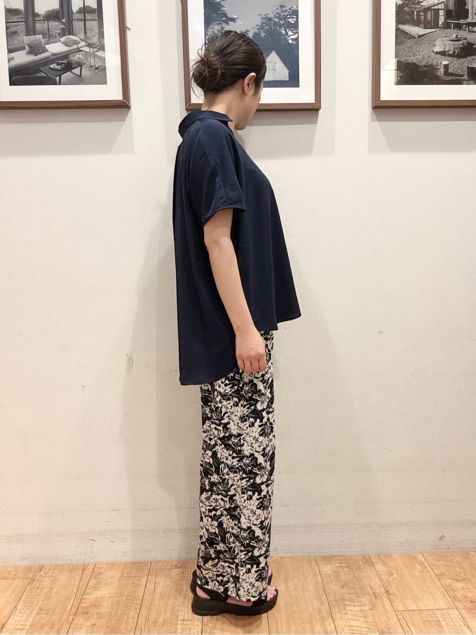 ユウキさんの「SHOO･LA･RUE｜【洗える/S-LL/プチプラ】さらっとすっきりきれい見え スキッパーブラウス」を使ったコーディネート