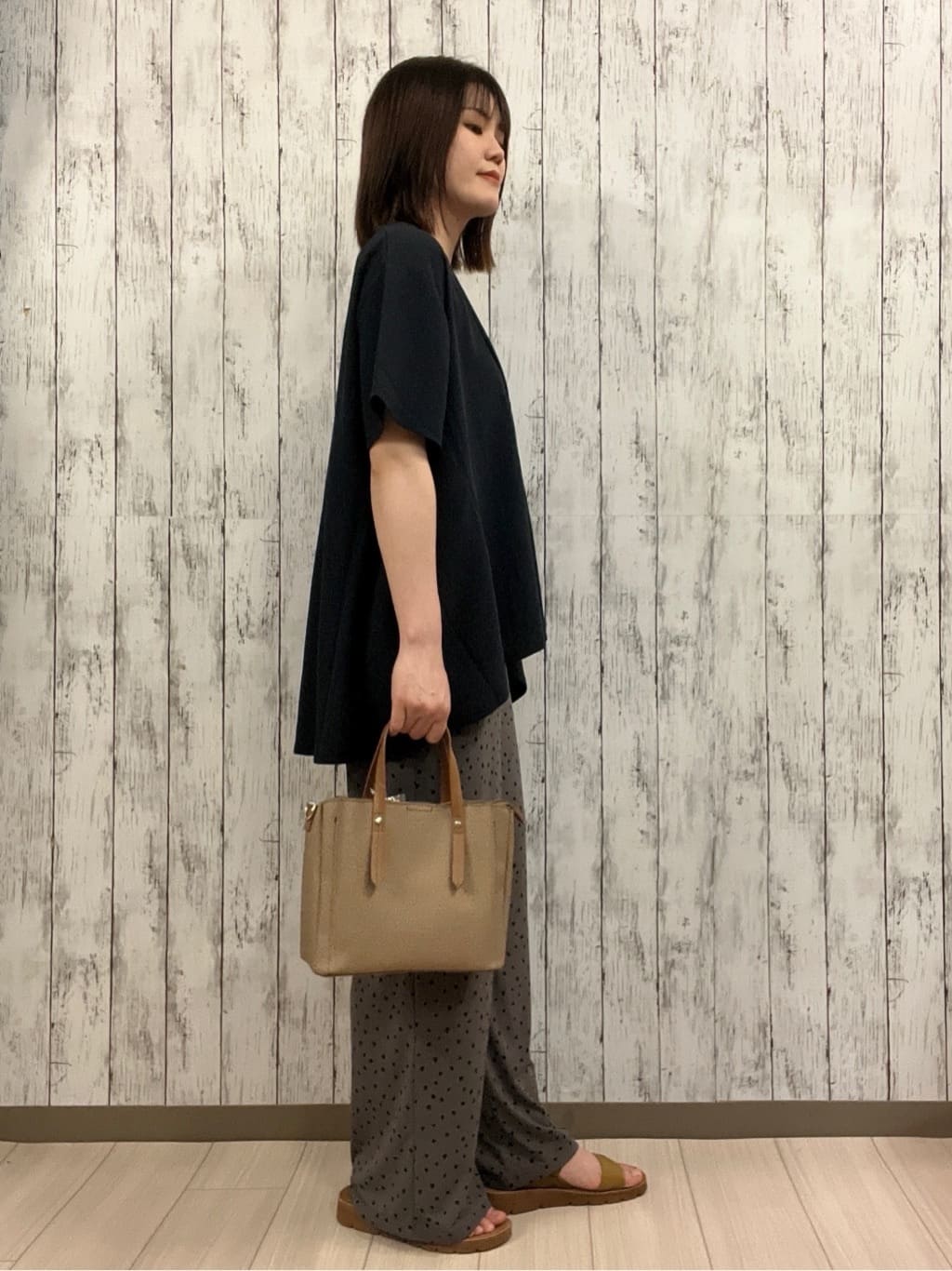 シカさんの「SHOO･LA･RUE｜【S-LL/洗える/体型カバー/5分袖】涼しくきれいに決まる Aライントップス」を使ったコーディネート