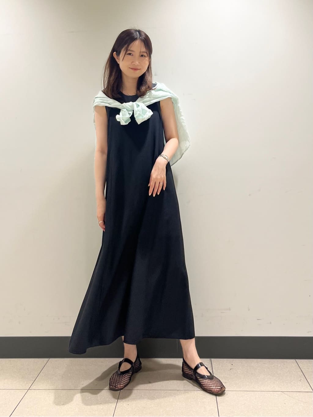 shokoさんの「INDIVI｜【UVケア】エアリージョーゼット キャミワンピース」を使ったコーディネート