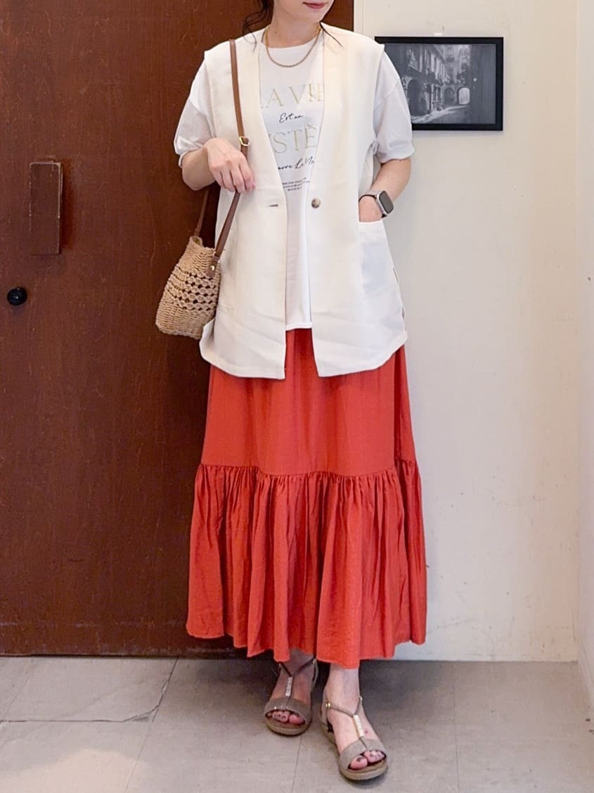 𝐇𝐢𝐫𝐨𝐦𝐢さんの「SHOO･LA･RUE｜【S-LL】夏のレイヤードコーデに さらりと着られるメッシュジレ」を使ったコーディネート