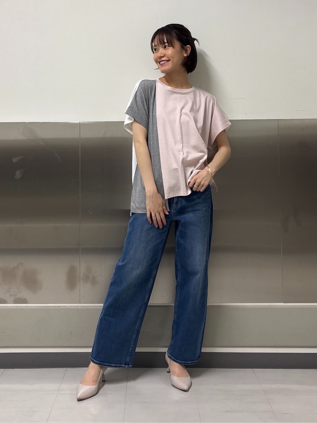 kanaeさんの「INDIVI｜【洗える／汗ジミ防止】バイカラー＆アシメヘム Tシャツ」を使ったコーディネート