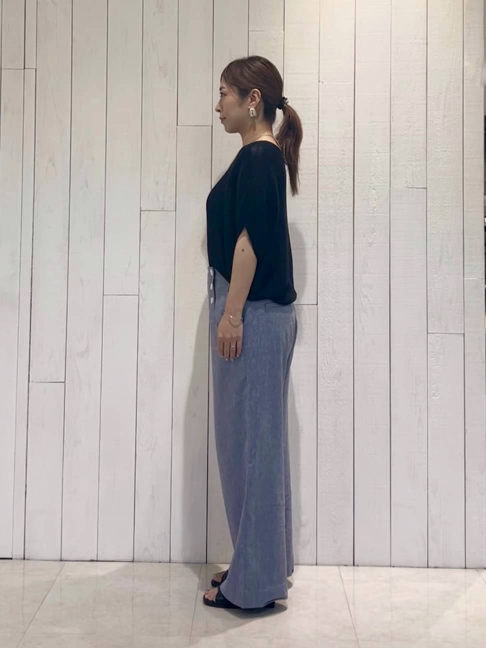 𝑹𝑶𝑴𝑰さんの「INDIVI｜【洗える／清涼感】コクーンシルエットニット」を使ったコーディネート