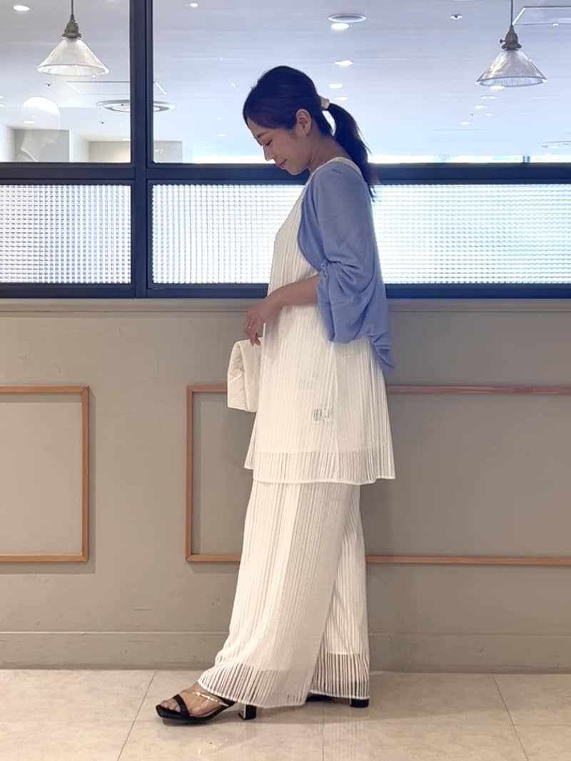 𝑹𝑶𝑴𝑰さんの「INDIVI｜【洗える／セットアップ可能】ラッセルチュニック」を使ったコーディネート