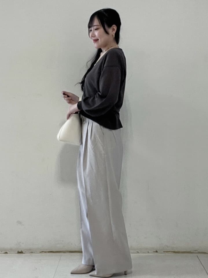 Hitomiさんの「index｜《5色展開》コンパクトショートカーディガン【洗濯機洗い可】」を使ったコーディネート