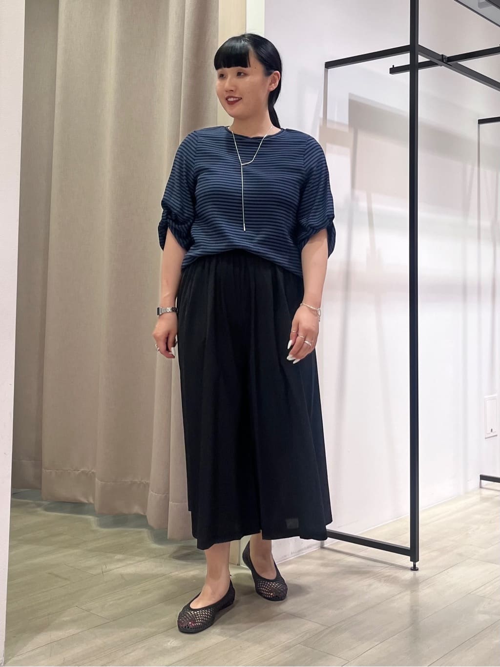 hasuさんの「INDIVI｜【UVケア／吸汗速乾】凹凸素材ねじり袖トップス」を使ったコーディネート