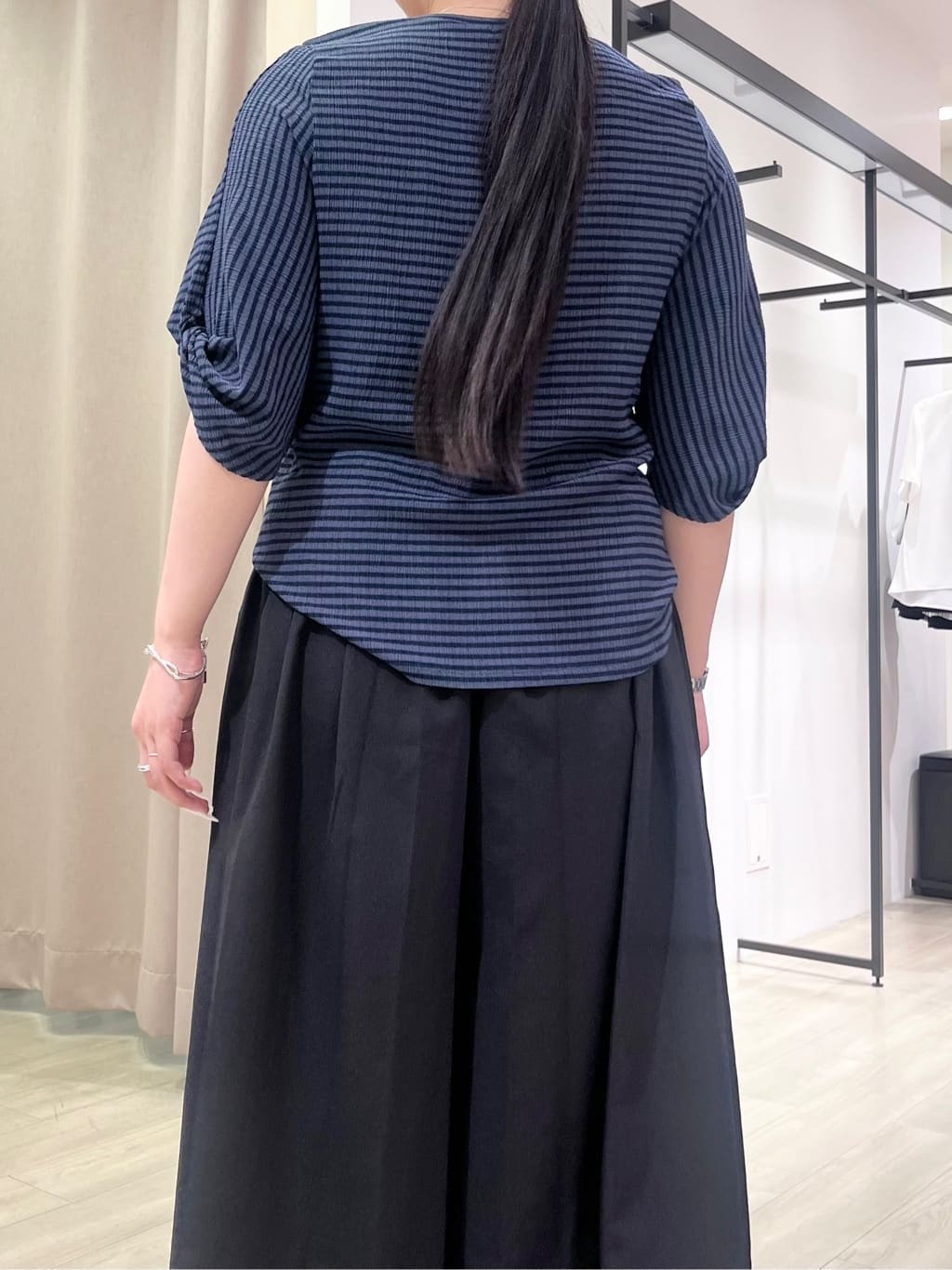 hasuさんの「INDIVI｜【UVケア／吸汗速乾】凹凸素材ねじり袖トップス」を使ったコーディネート