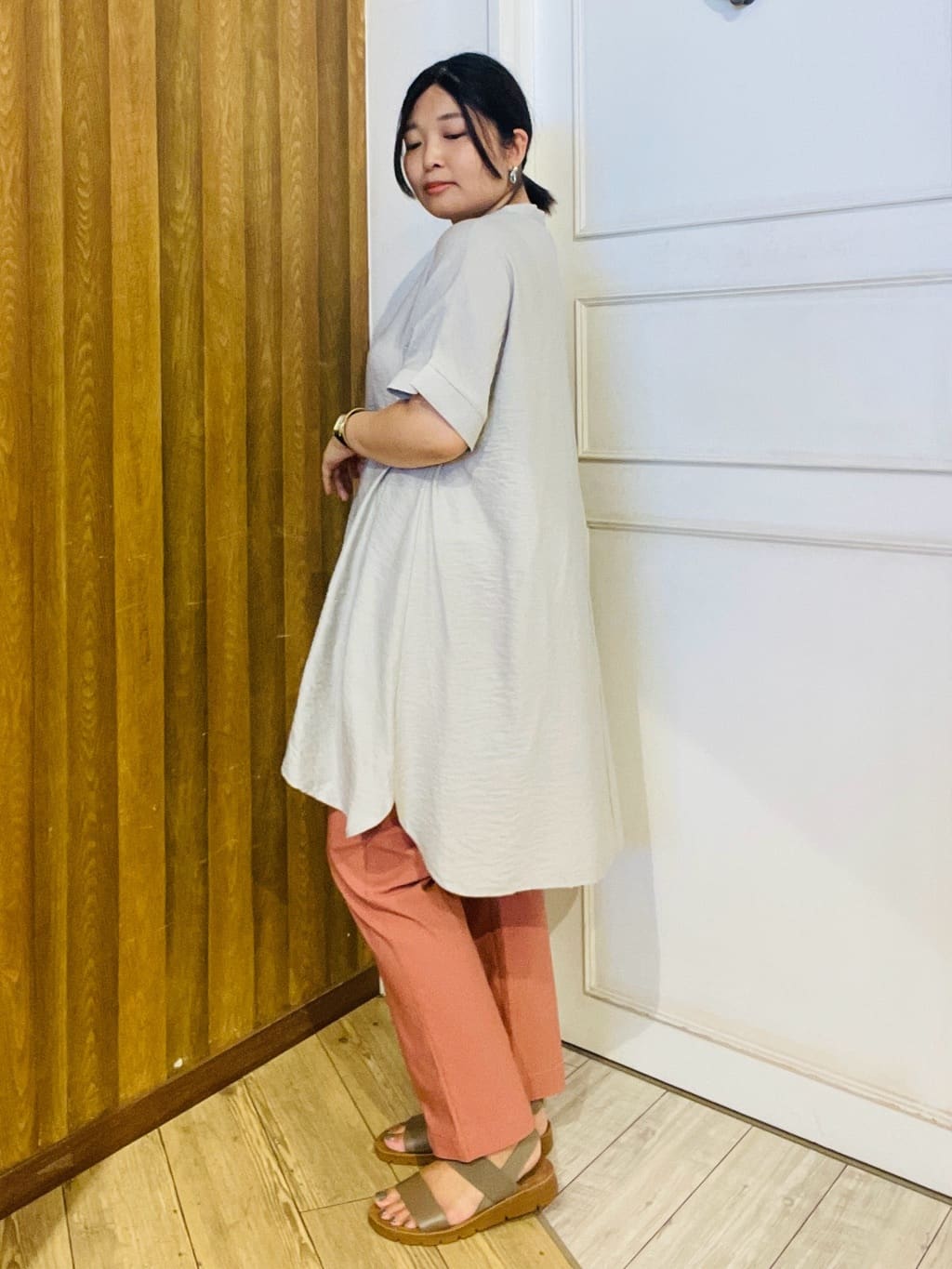 すーさんの「SHOO･LA･RUE｜【洗える/S-LL/美脚シルエット】ハイパーストレッチ テーパードパンツ」を使ったコーディネート