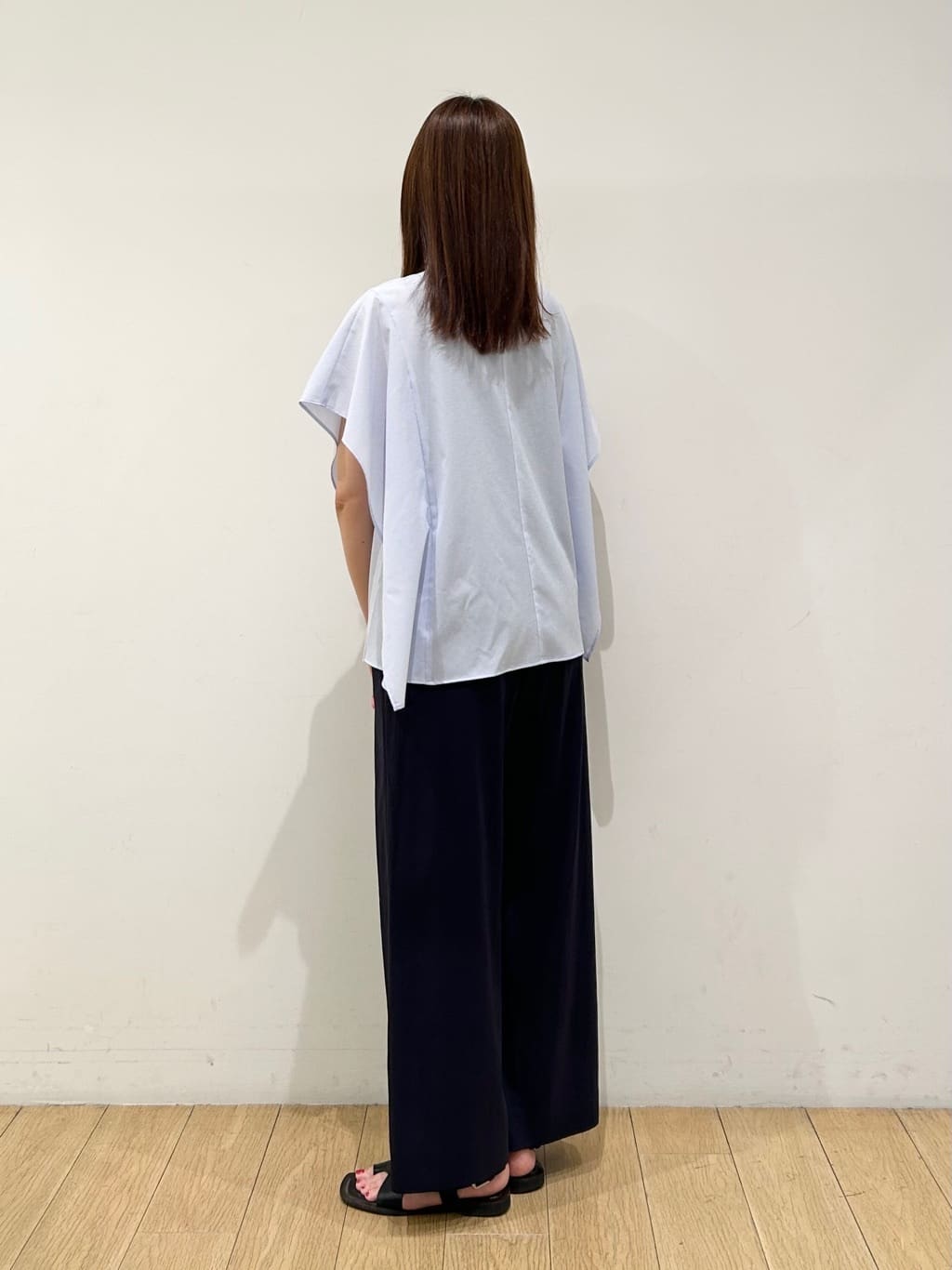 kozueさんの「INDIVI｜【褒められパンツ／洗える／ウエストゴム】ワイドタックパンツ」を使ったコーディネート