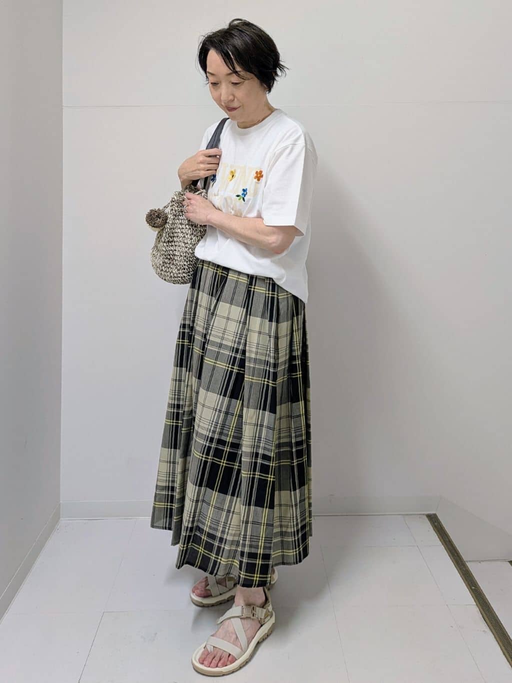 Asaさんの「Dessin｜ロゴ刺繍Tシャツ」を使ったコーディネート