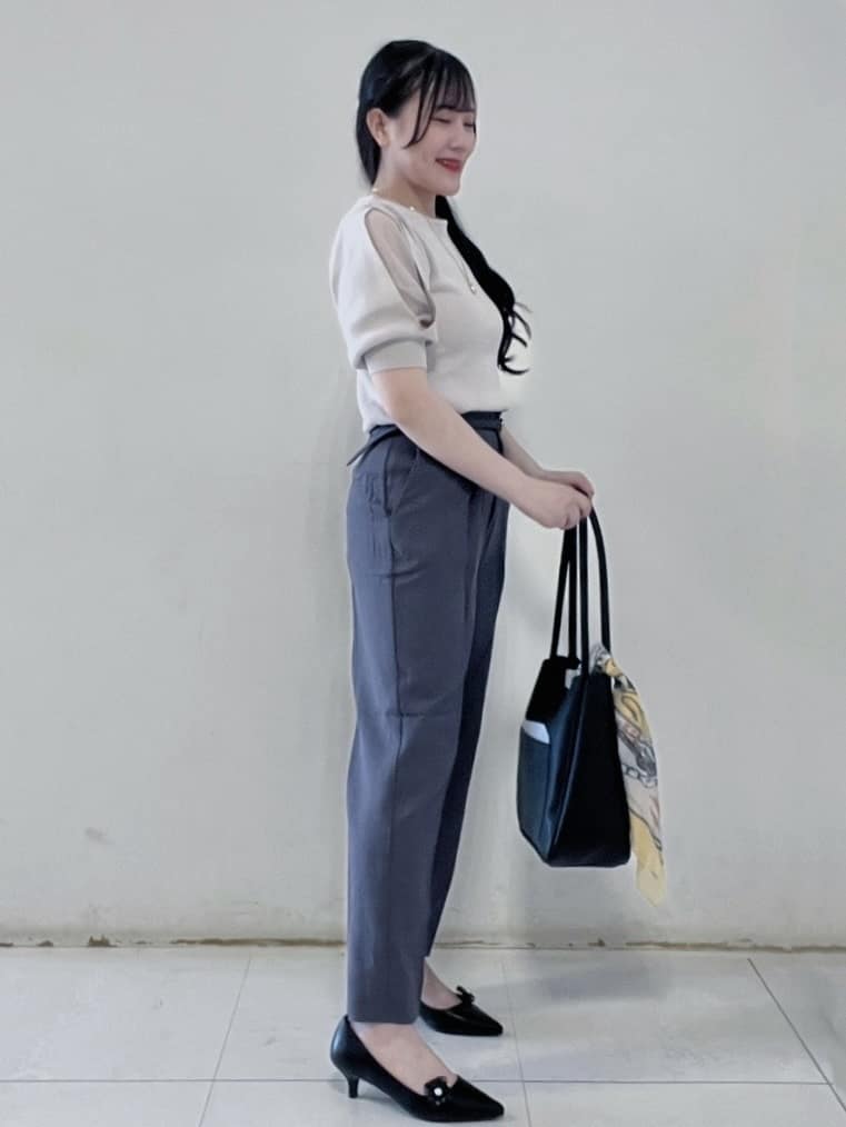Hitomiさんの「index｜《6色展開／XS-LLサイズ》ドライタッチ デザインスリーブニット【洗濯機洗い可／接触冷感／抗ピル】」を使ったコーディネート