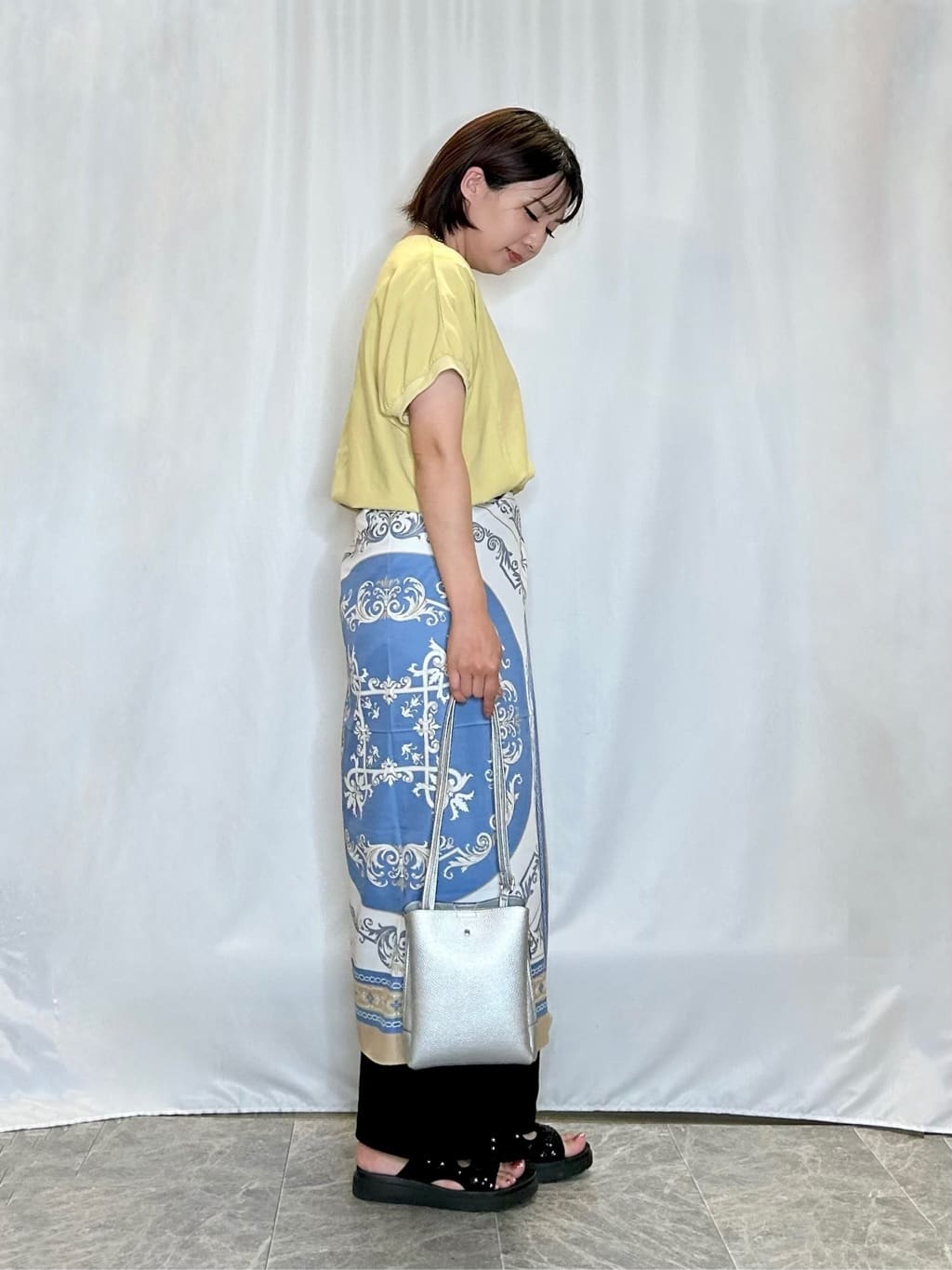 ネリさんの「SHOO･LA･RUE｜【ひんやり/洗濯後しわになりにくい】リブ切り替えドルマンブラウス」を使ったコーディネート