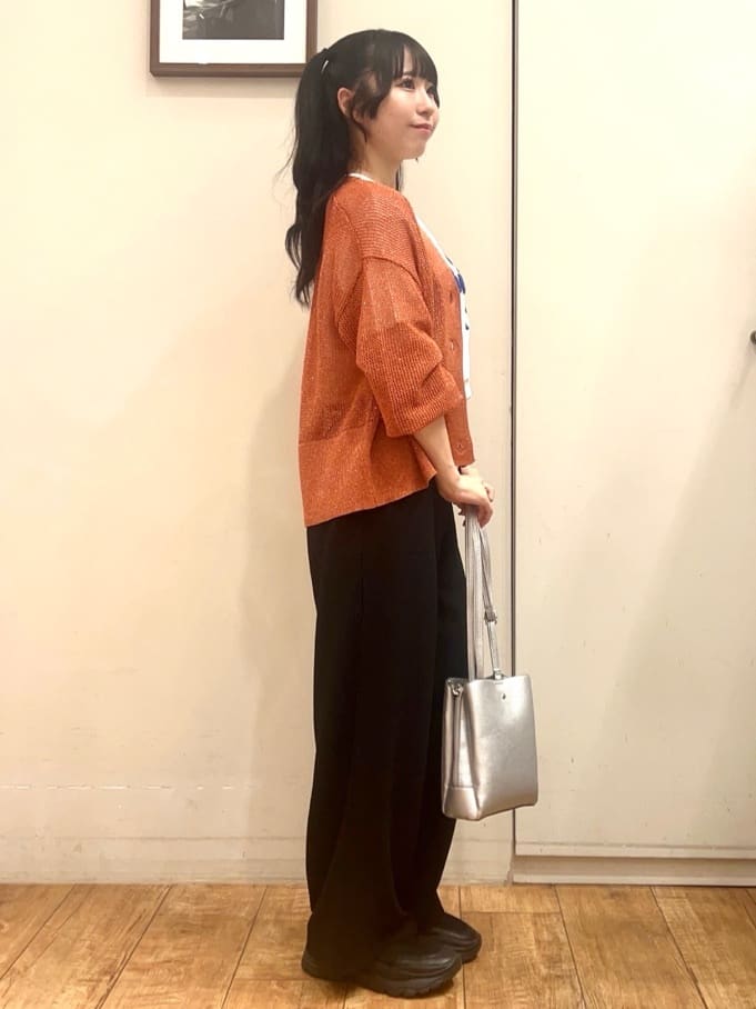 AIRIさんの「SHOO･LA･RUE｜キラッと光るラメとスパンコールが印象的 メッシュカーディガン」を使ったコーディネート