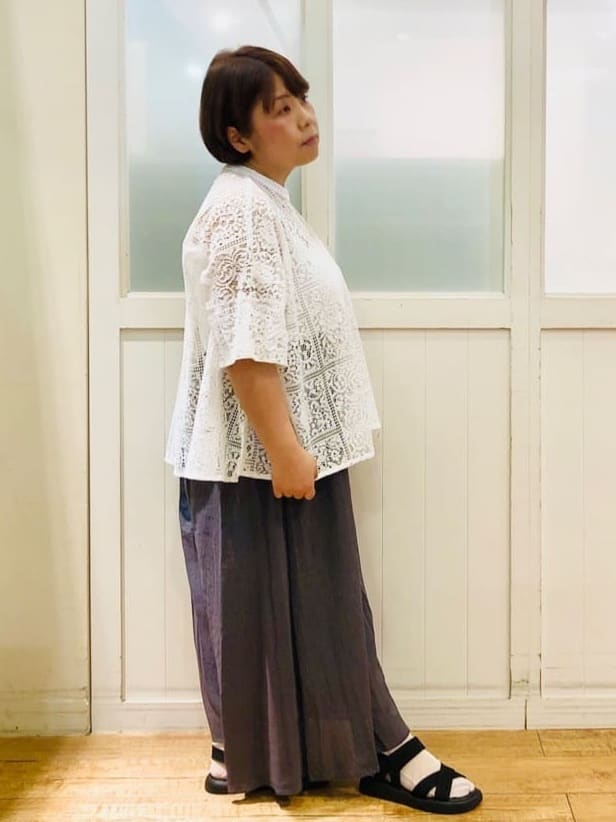 YYYさんの「SHOO･LA･RUE｜大人レトロスタイルに レースポンチョシャツ」を使ったコーディネート