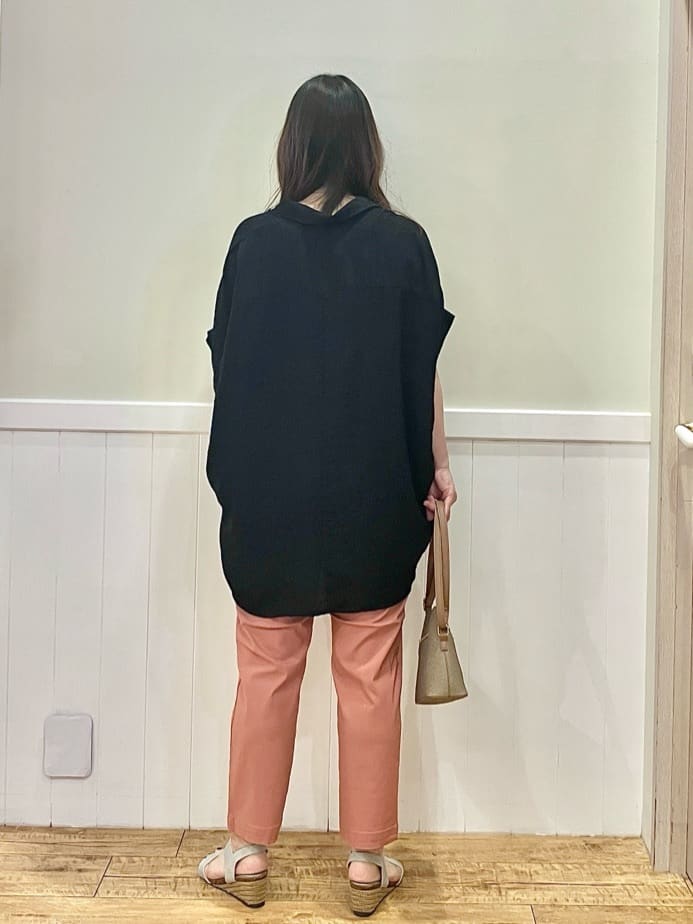 FUJIさんの「SHOO･LA･RUE｜【ひんやり】すっきりきれいに体型カバー コクーンシルエットワンピース」を使ったコーディネート