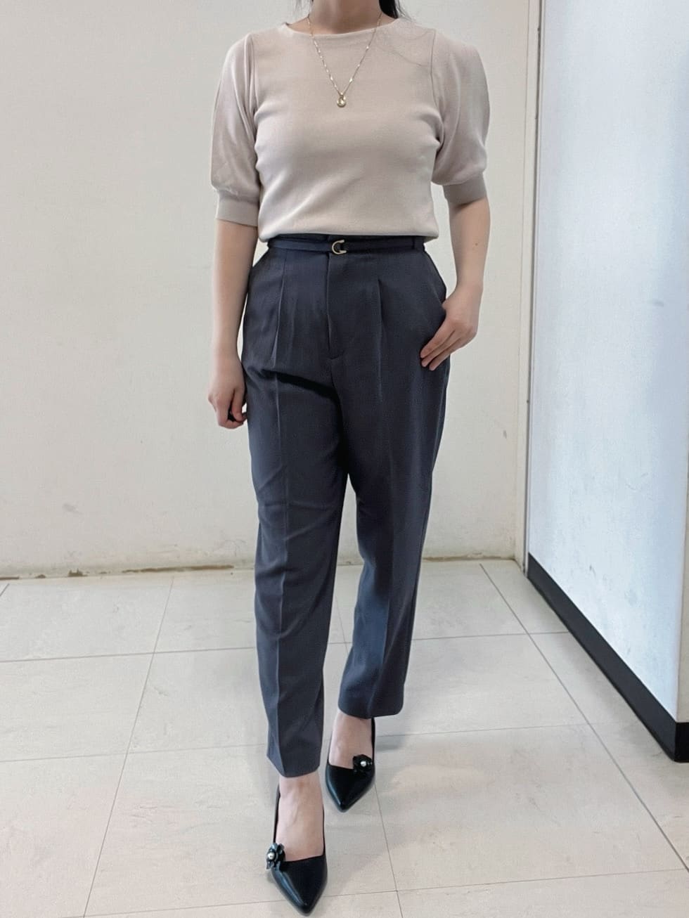 Hitomiさんの「index｜《6色展開／XS-LLサイズ》ドライタッチ デザインスリーブニット【洗濯機洗い可／接触冷感／抗ピル】」を使ったコーディネート