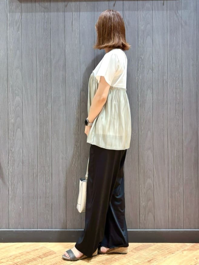 meiさんの「SHOO･LA･RUE｜【S-LL/ひんやり】インせず決まる ビスチェ風ドッキングトップス」を使ったコーディネート