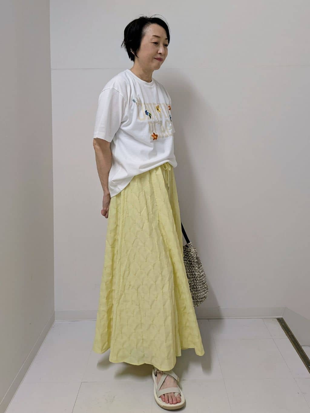 Asaさんの「Dessin｜ロゴ刺繍Tシャツ」を使ったコーディネート