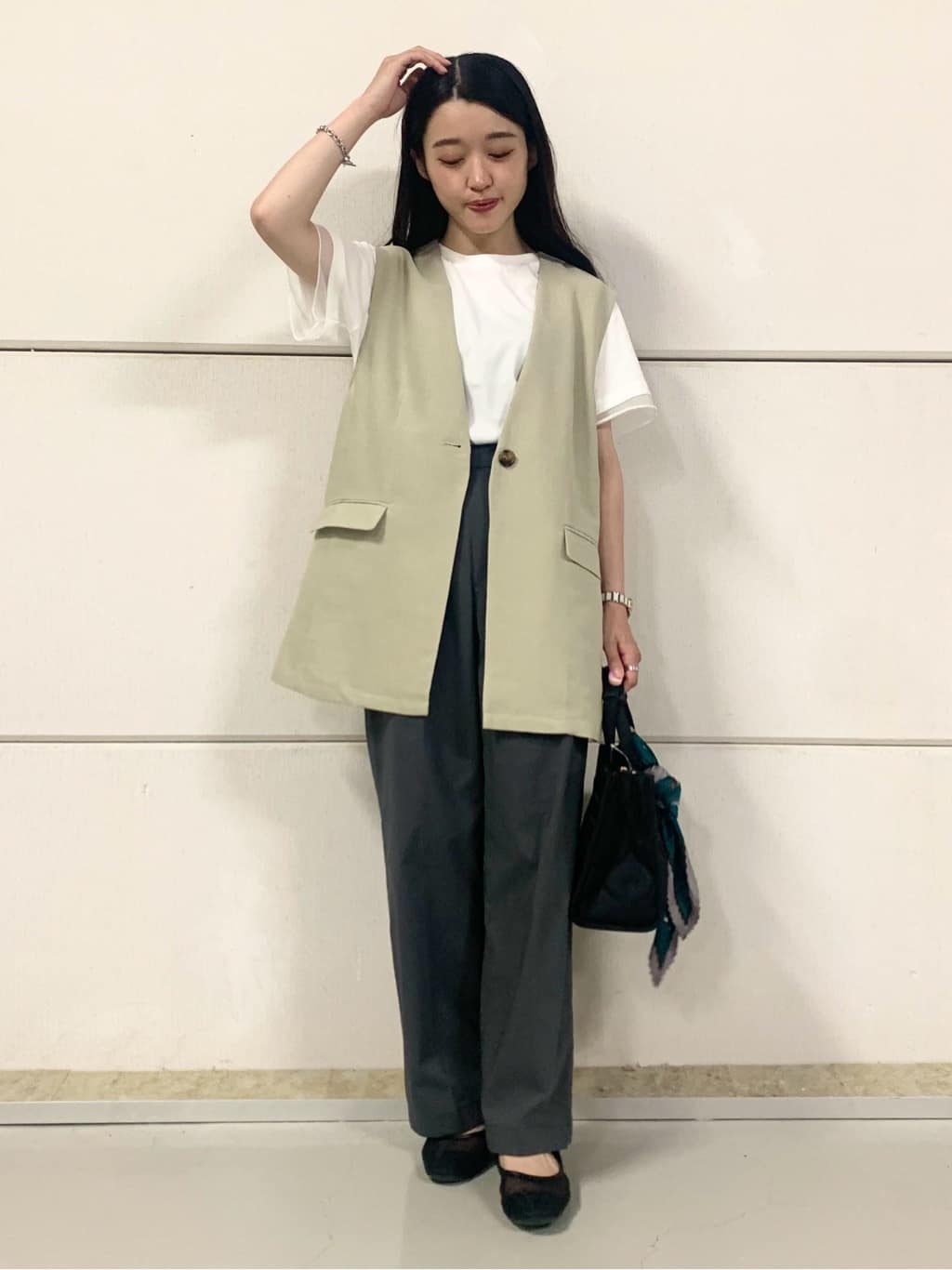 sahoさんの「THE SHOP TK｜【スッキリ決まる】パナマメッシュジレ/洗える/セットアップ可」を使ったコーディネート
