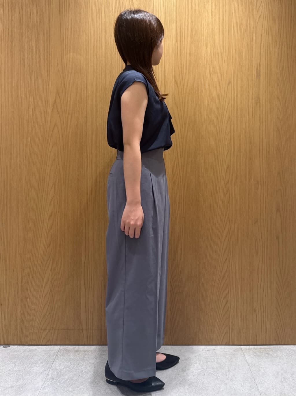 wakanaさんの「index｜ラップストレートパンツ【接触冷感／抗ピル／洗濯機洗い可／イージーアイロン】」を使ったコーディネート