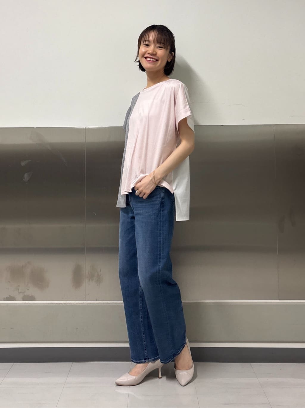 kanaeさんの「INDIVI｜【洗える／汗ジミ防止】バイカラー＆アシメヘム Tシャツ」を使ったコーディネート