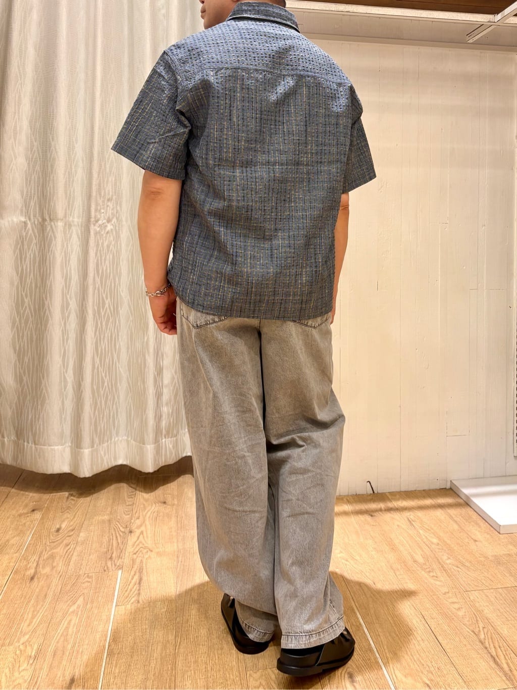 Pーyamaさんの「THE SHOP TK｜ツータックワイドデニムパンツ」を使ったコーディネート
