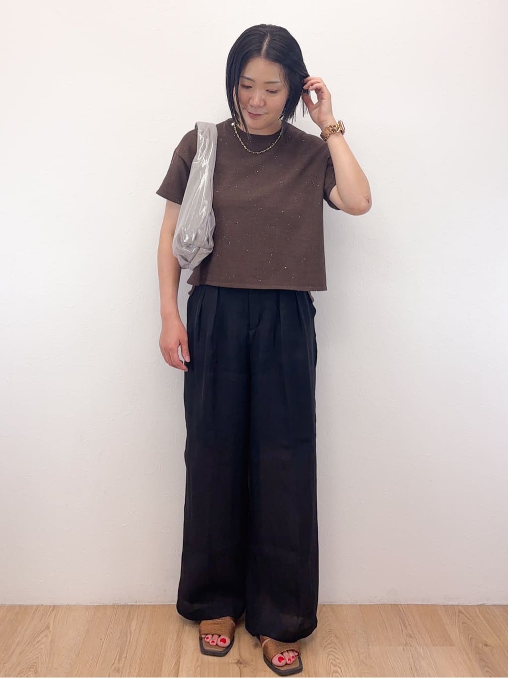 Takeさんの「OPAQUE.CLIP｜スパンコールサマーニット【洗濯機洗い可／抗ピル】」を使ったコーディネート