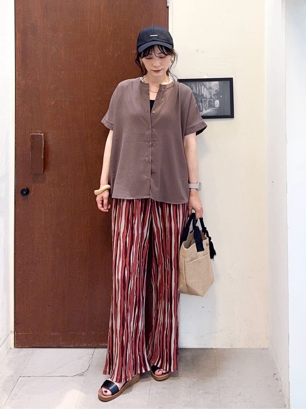 𝐇𝐢𝐫𝐨𝐦𝐢さんの「SHOO･LA･RUE｜【洗える/プチプラ】大人の抜け感をプラスする バンドカラーシャツ」を使ったコーディネート