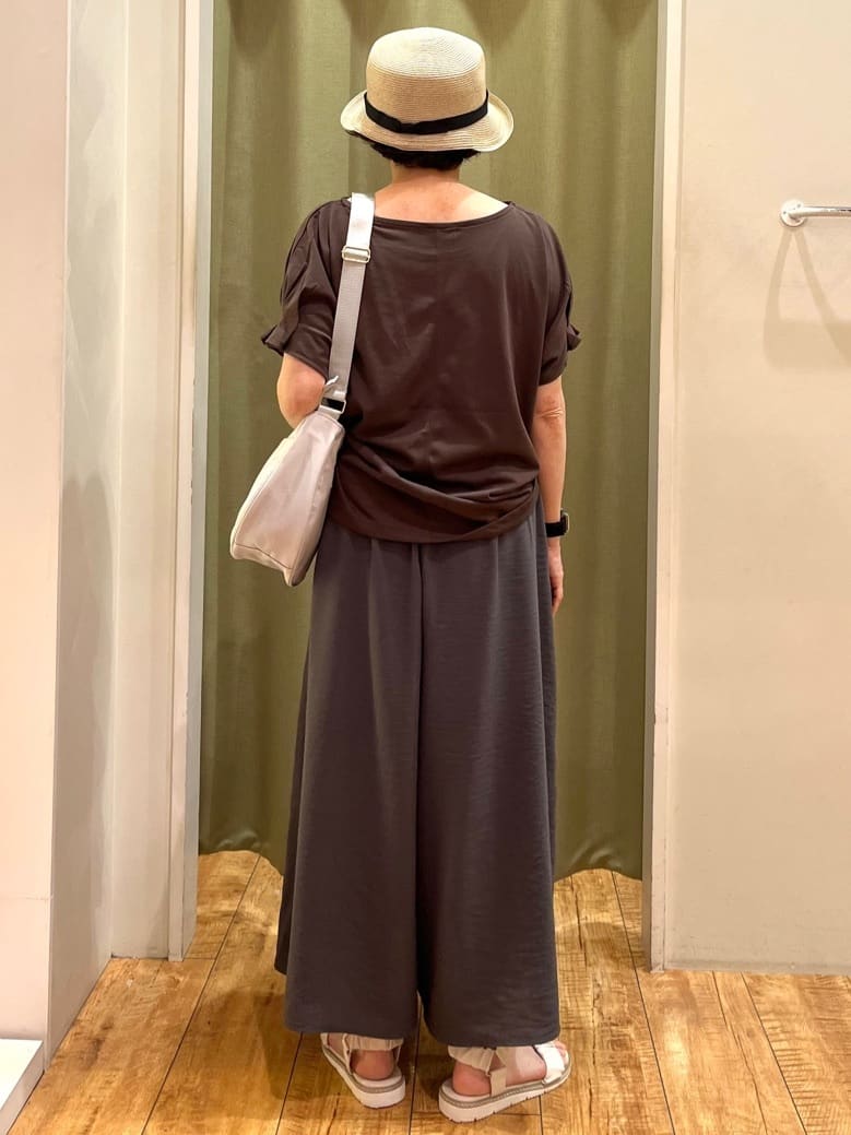 ☆ほしさんの「SHOO･LA･RUE｜【S-LL/UV/プチプラ】お袖タックで好印象 デザインTシャツ」を使ったコーディネート