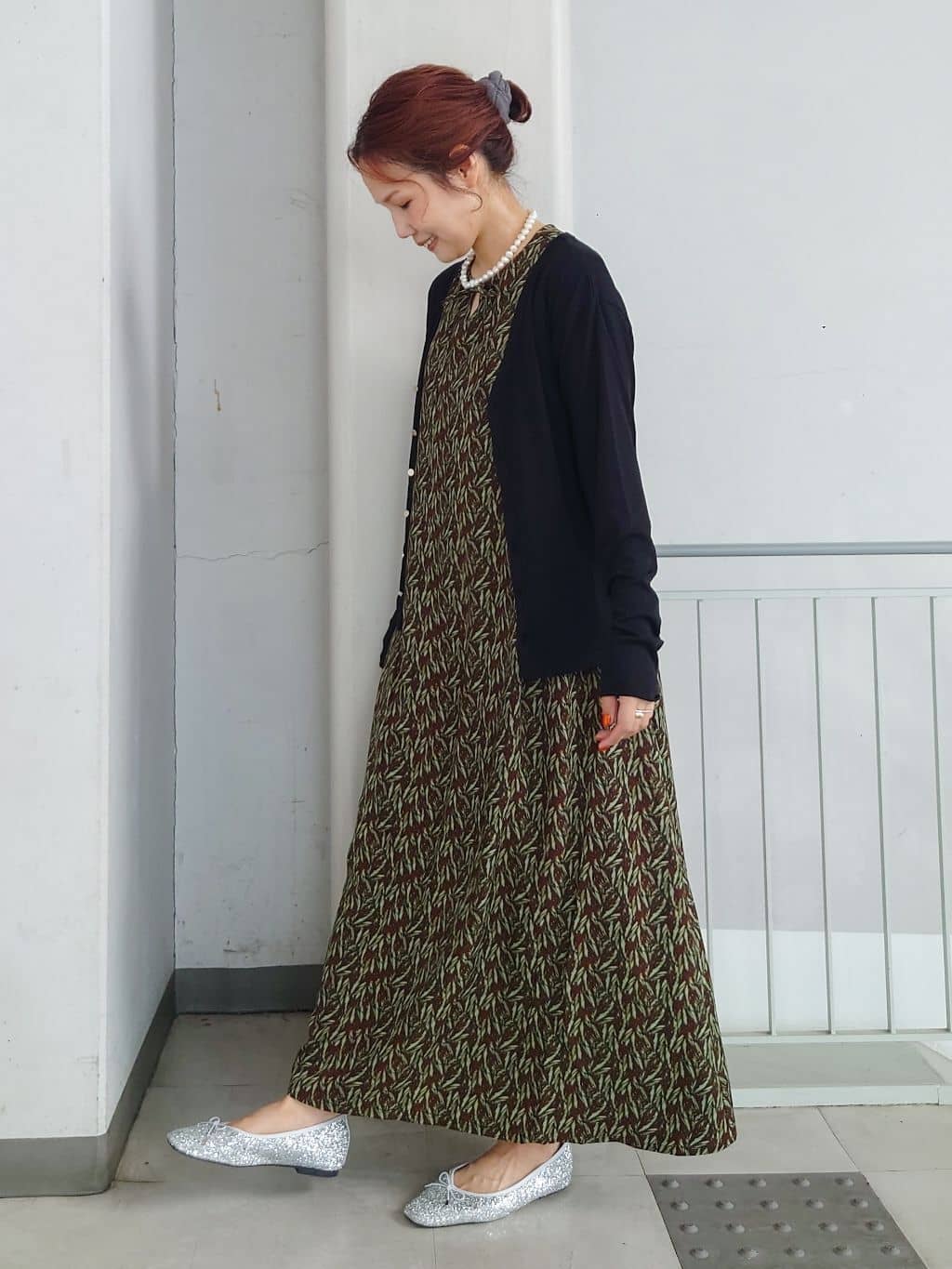 maruさんの「THE SHOP TK｜ショルダータックワンピース【洗える】」を使ったコーディネート